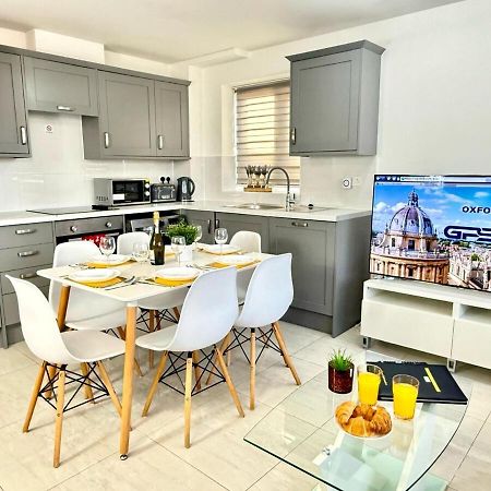 Walnut Flats: Luxurious 2-Bedroom Near Oxford Kidlington Exterior photo