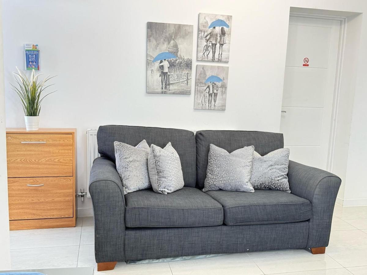 Walnut Flats: Luxurious 2-Bedroom Near Oxford Kidlington Exterior photo