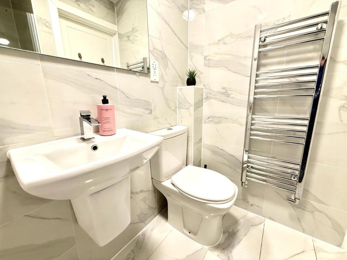 Walnut Flats: Luxurious 2-Bedroom Near Oxford Kidlington Exterior photo